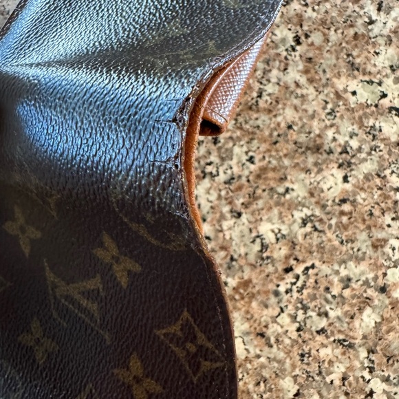 Louis Vuitton, men's monogram, bifold, wallet, vintage - Picture 6 of 17